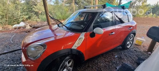 MINI COUNTRYMAN 2012 andando con detalles