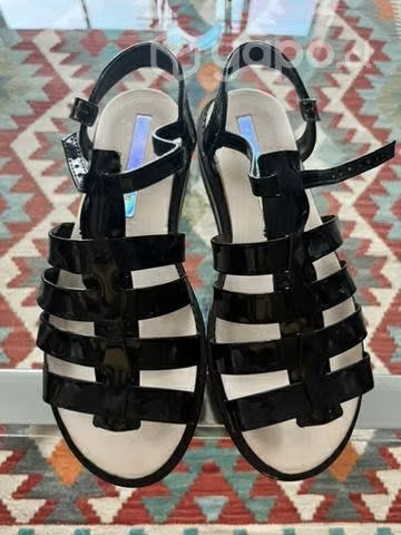 Chalas negras con blanco mujer