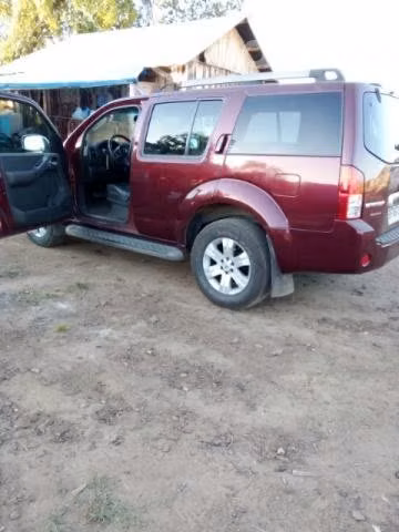 Nissan pathfinder 4.0 v6 4x4 versión full - Imagen 4
