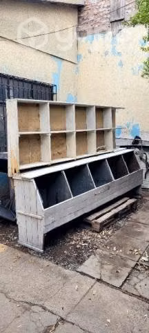 Mueble de emporio antiguo