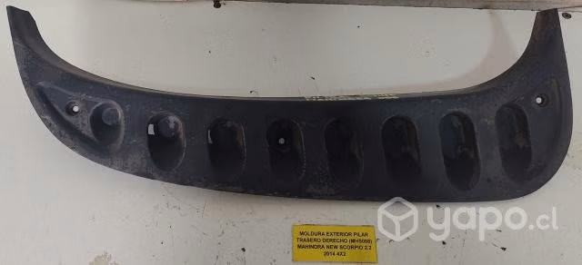 Moldura Ext Pilar Tra Der (MHS088) Mahindra Scorpi