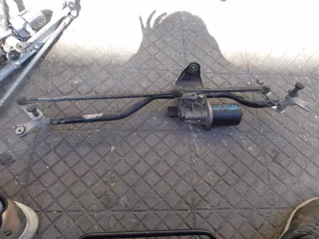 Motor limpia parabrisas vw amarok - Imagen 2