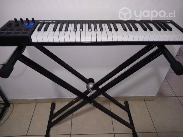 Alesis V49 + Atril (vendo o permuto) - Imagen 4