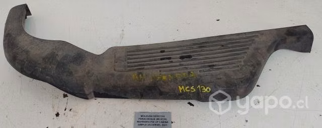 Moldura Derecha Parach (MCS130) Mahindra Pik Up
