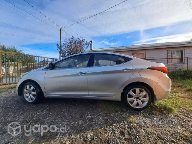Se vende hyundai elantra 2015