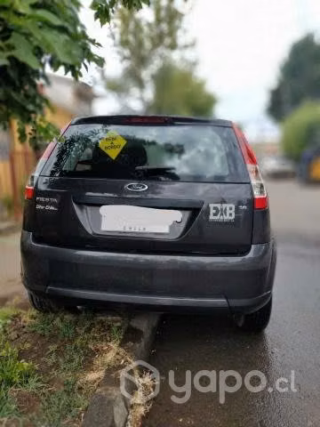 Se vende Ford Fiesta 2010
