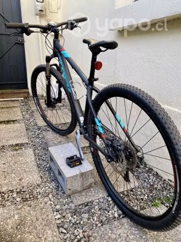 Bicicleta MTB Treck Xcaliber 7, aro 29