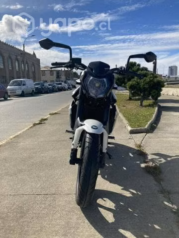 Moto Benelli tnt150