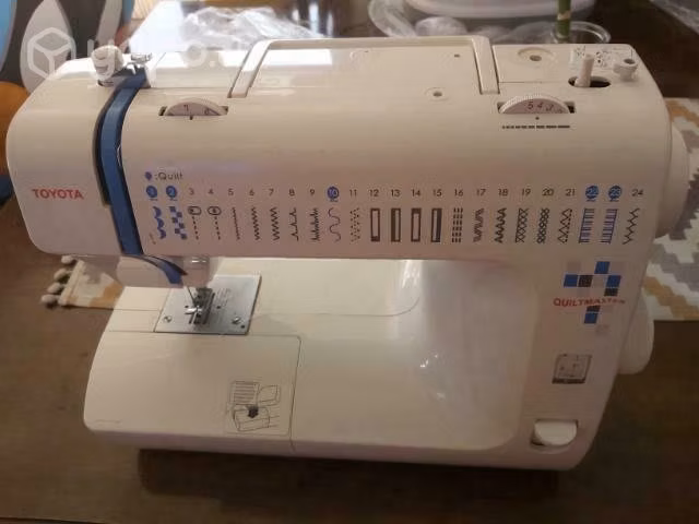 Maquina de coser toyota