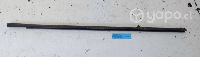 Moldura Lame Vidrio Del Der (MXU162) XUV500 2013