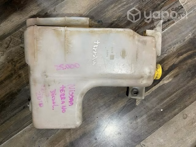 Deposito de agua Nissan terrano diésel año 02/12