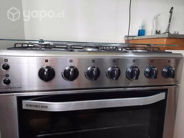 Cocina / Estufa de 5 platos como nueva