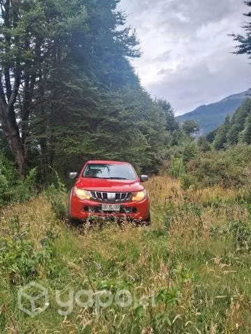 Camioneta l200
