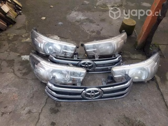 Mascara delantera original toyota hilux sr 2023