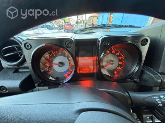 Suzuki Jimny 15 mil km año 2022 solo venta