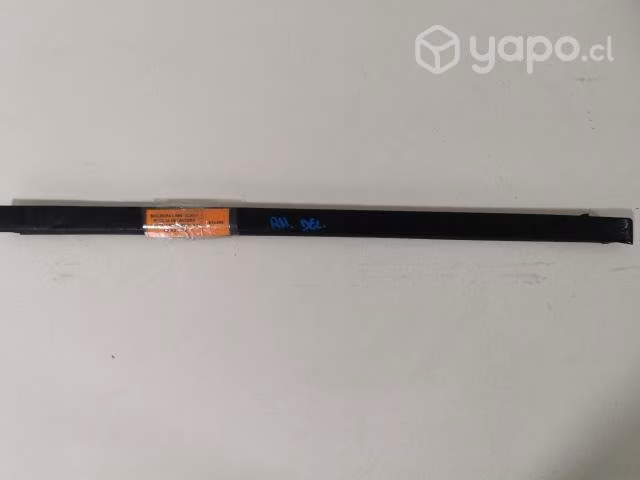 Moldura Lame Vidrio del der Mahindra pik up 2018