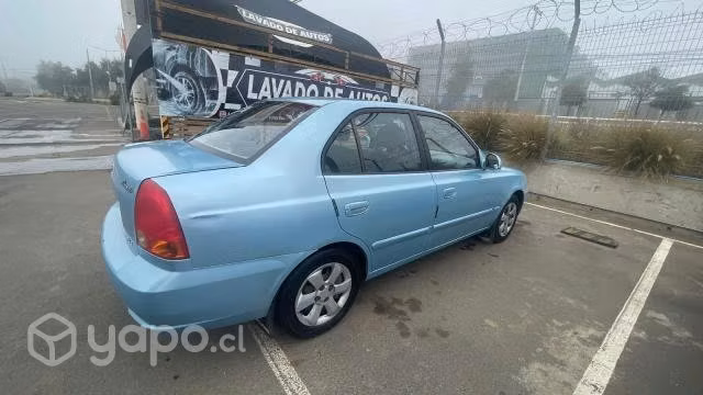 Hyundai accent 2005