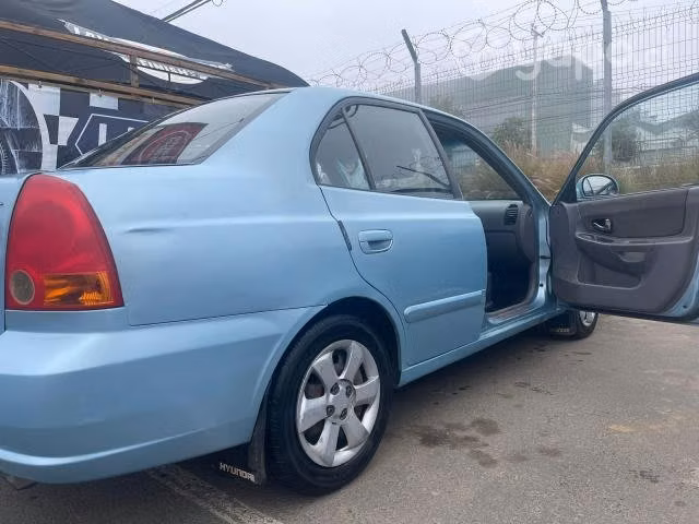 Hyundai accent 2005