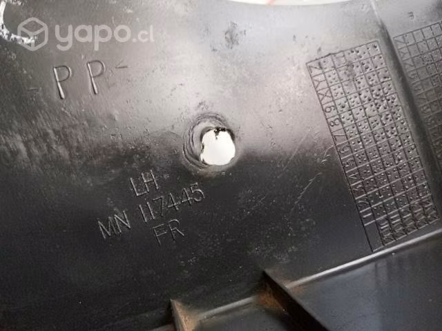 Guardabarros Delantero Piloto Mitsubishi L200 2010 - Imagen 7