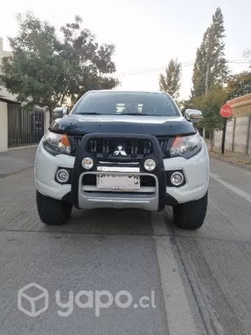 Vendo camioneta l200