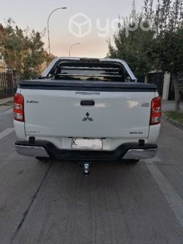 Vendo camioneta l200