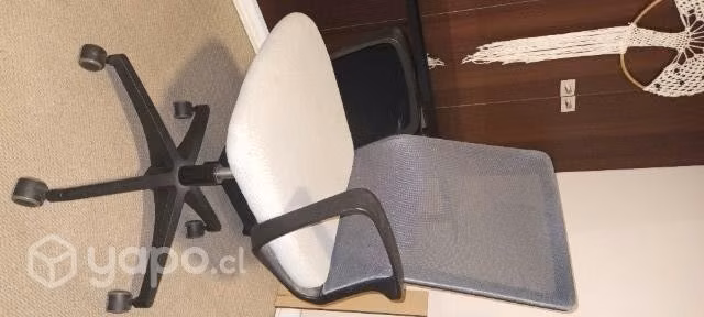 Escritorio de vidrio + silla de escritorio - Imagen 2