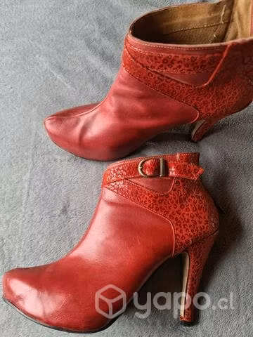 Botín Rojo de Cuero talla 40
