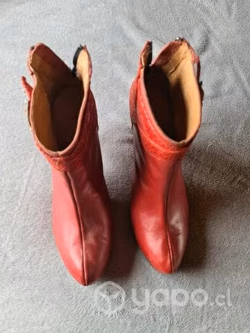 Botín Rojo de Cuero talla 40