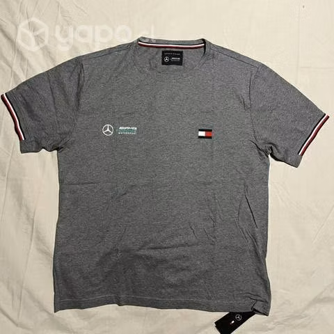 Polera Mercedes-Benz x Tommy Hilfiger