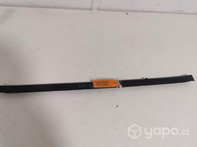Moldura Lame Vidrio Del Izq Mahindra Pik Up 2018