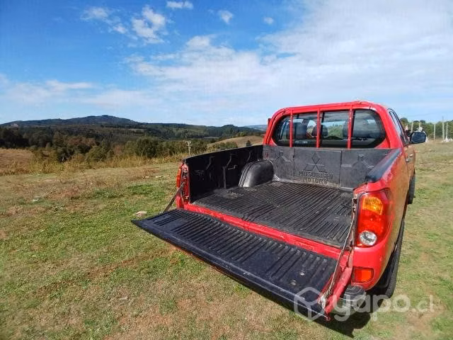 Mitsubishi l200 2014