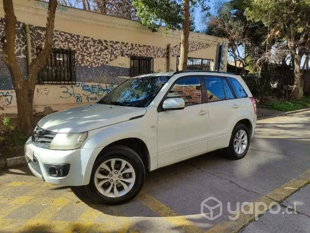 Suzuki grand Nomade