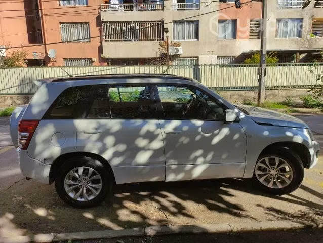 Suzuki grand Nomade