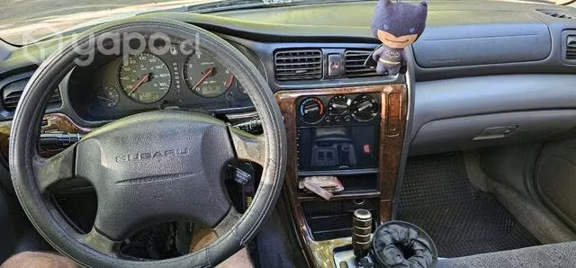 Se vende subaru legacy 2002