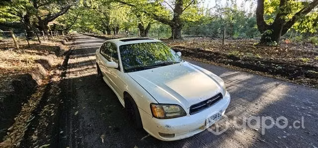 Se vende subaru legacy 2002