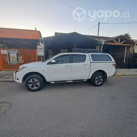 Se vende mazda impecable - Imagen 5