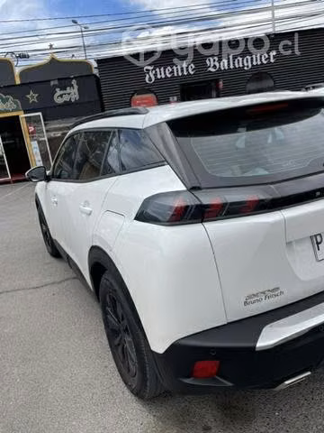 Peugeot 2008 año 2021