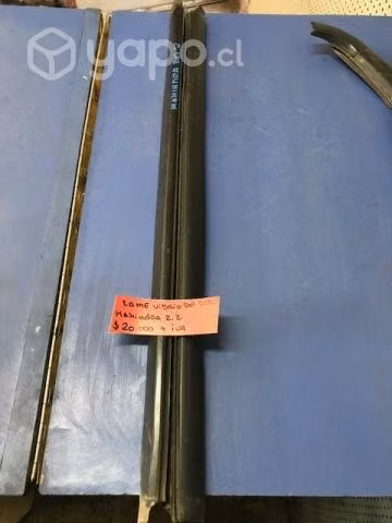 Moldura lame vidrio delantera derecha Mahindra