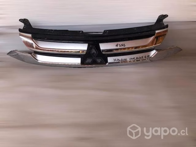 Mascara mitsubishi outlander 2016-2018