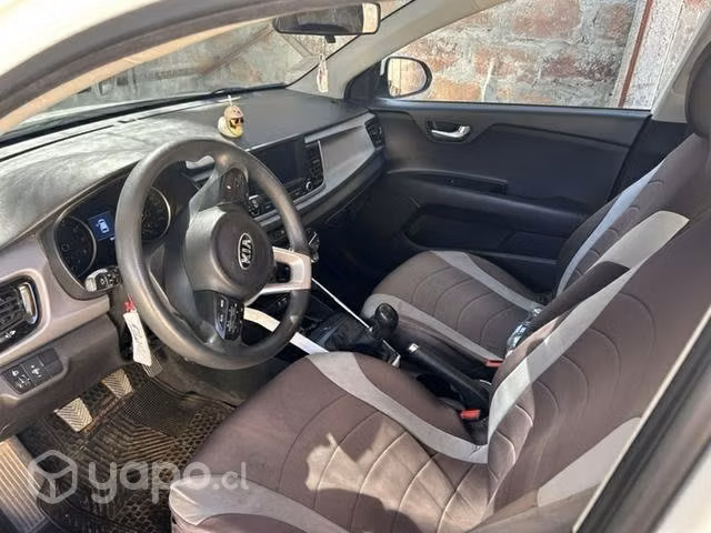 Kia rio 5 2019 blanco invierno