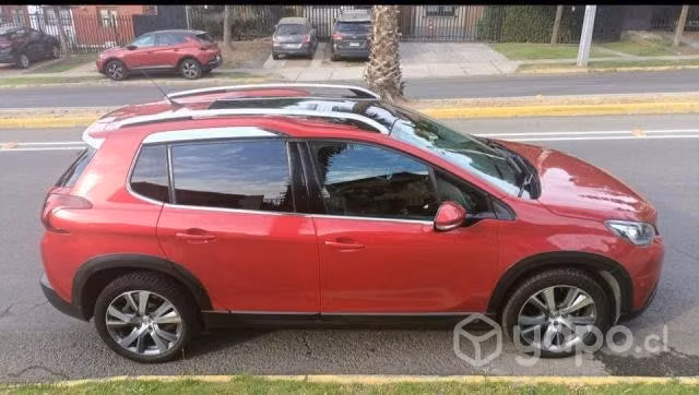 Peugeot 2008 año 2017, como nuevo - Imagen 2