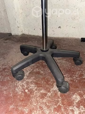 Soporte suero impecable muy liviano y desarmable
