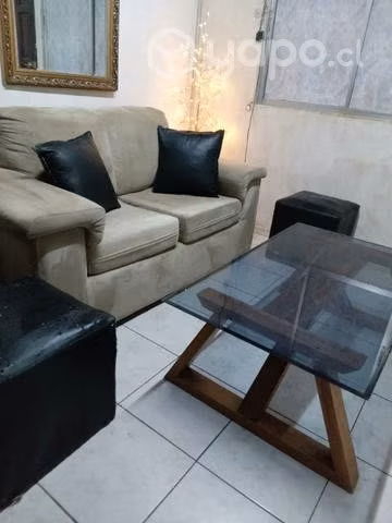 Sofa con sus accesorios por motivos de viaje