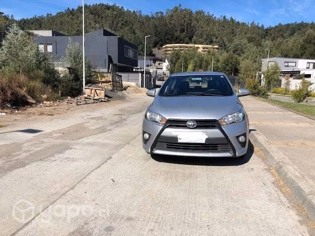 Toyota yaris sport gle mt