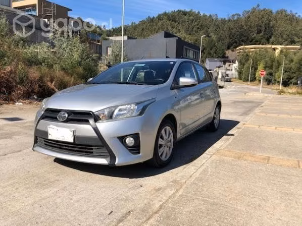 Toyota yaris sport gle mt