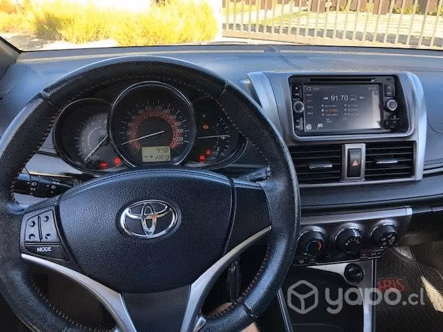 Toyota yaris sport gle mt