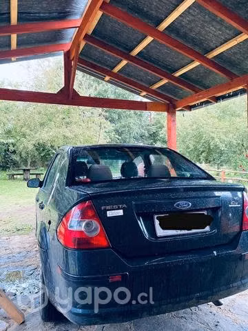 Se vende auto Ford Fiesta
