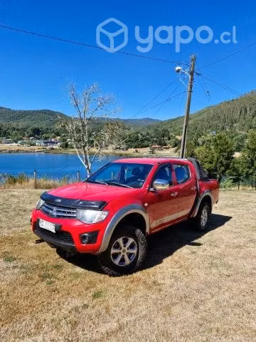 Mitsubishi l200 2015