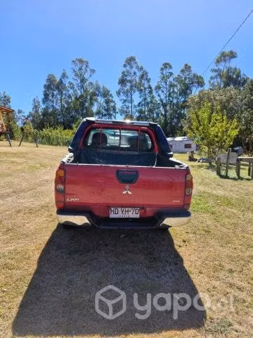 Mitsubishi l200 2015