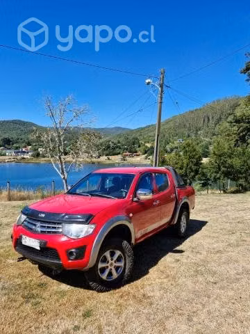 Mitsubishi l200 2015